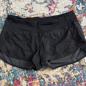 Camo speed shorts : lululemon sz 8